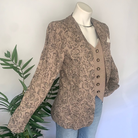 v i n t a g e :: Unique Romantic Victorian Blazer & Built In Vest - Picture 6 of 15